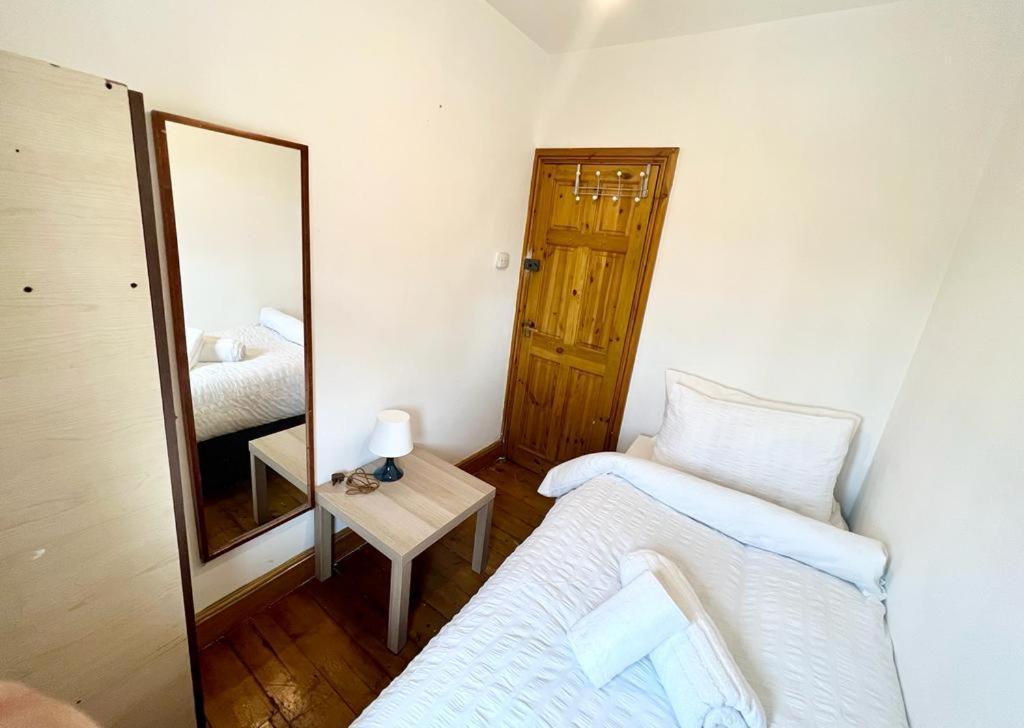 Room With Single Bed Londres Exterior foto